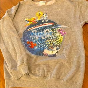 Vintage 2011 Disney World Epcot sweatshirt Small